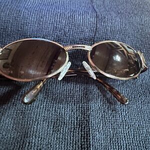 Diva Brown Oval Sunglasses